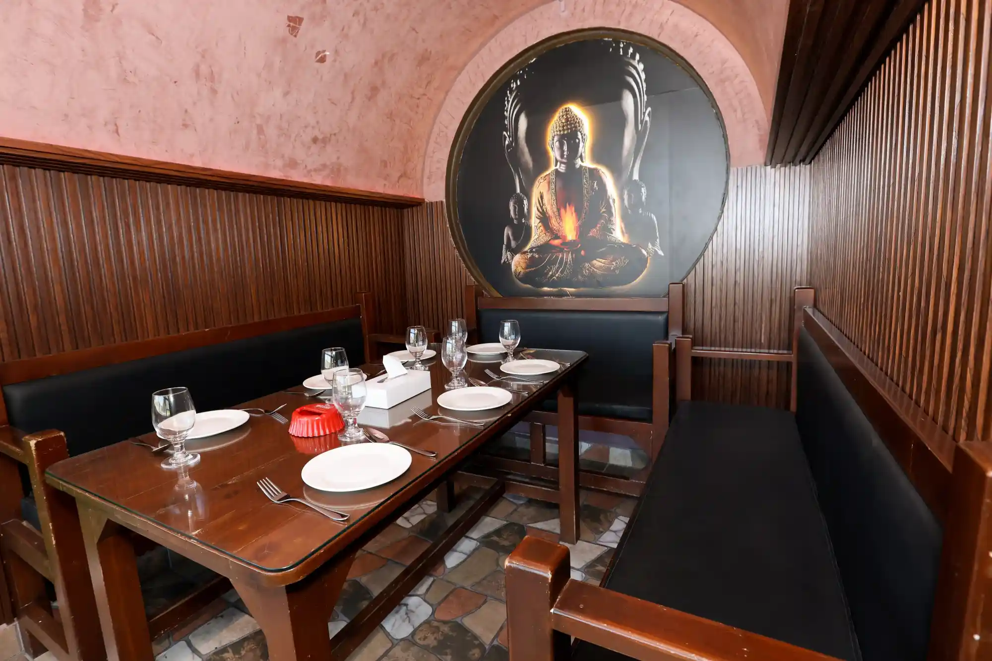 Goenchin Restaurant interior